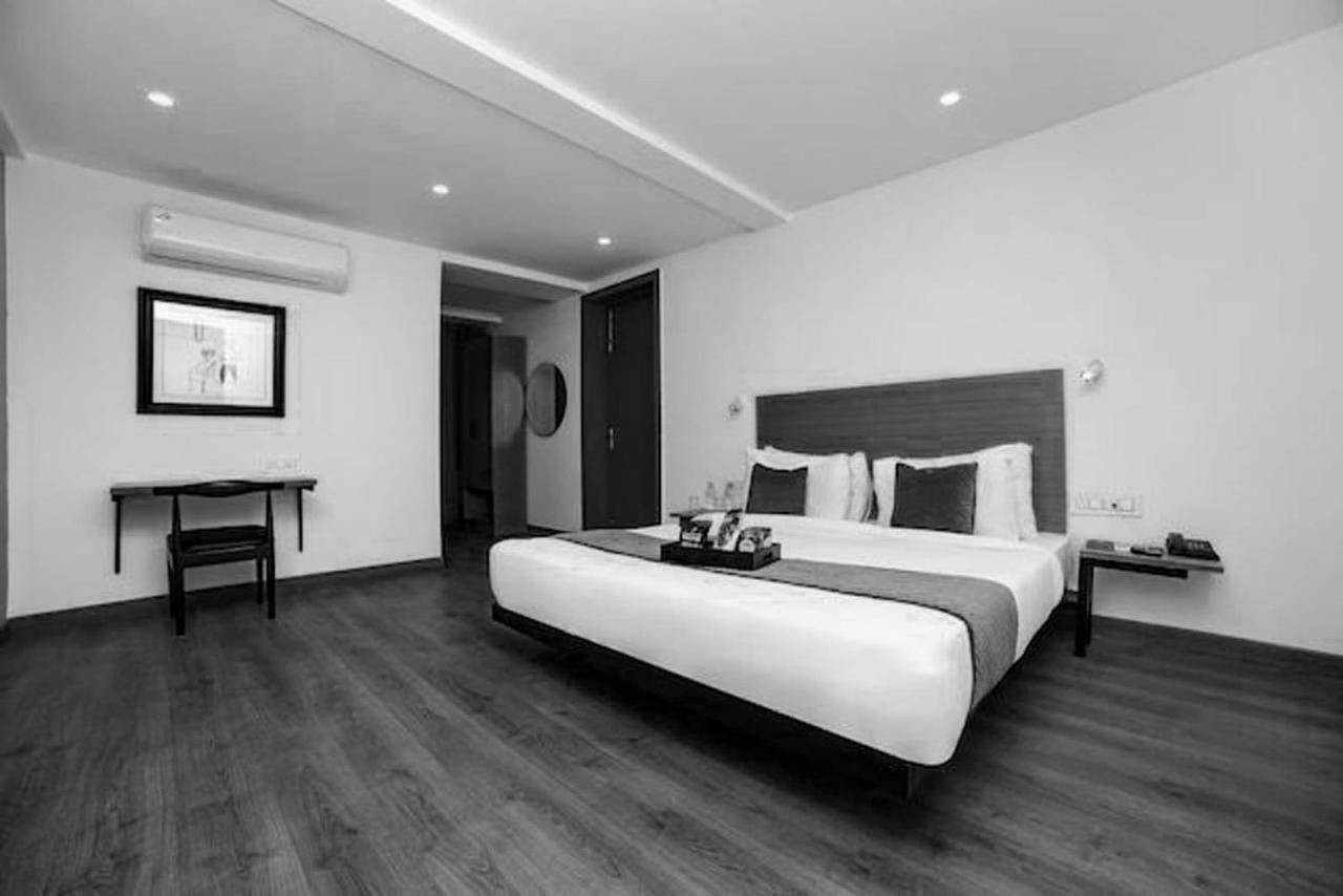 Townhouse Sohna Road 2 Hotell Gurgaon Exteriör bild