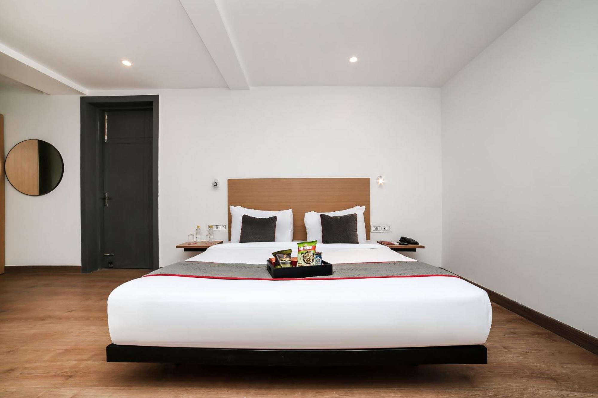 Townhouse Sohna Road 2 Hotell Gurgaon Exteriör bild