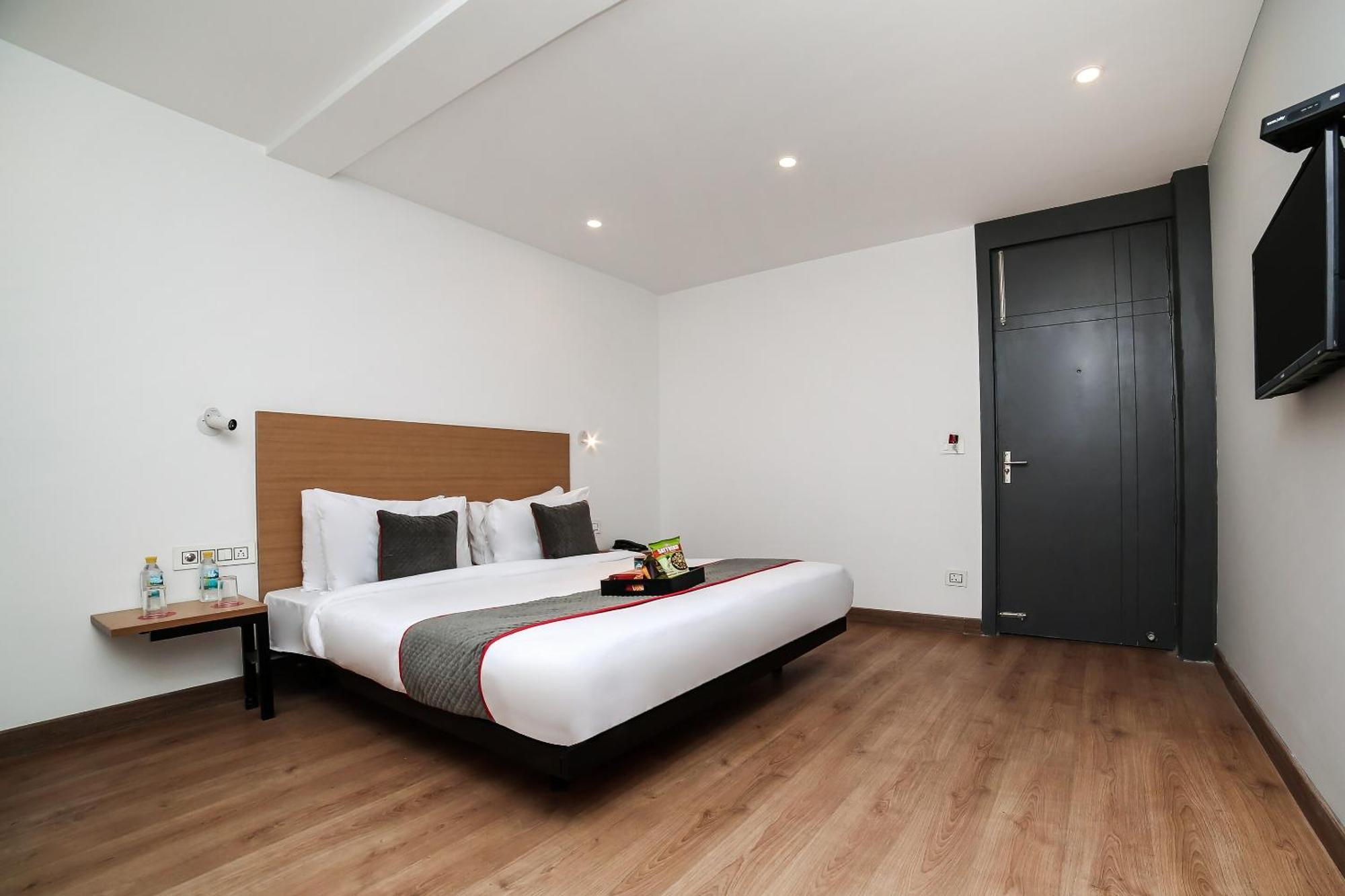 Townhouse Sohna Road 2 Hotell Gurgaon Exteriör bild