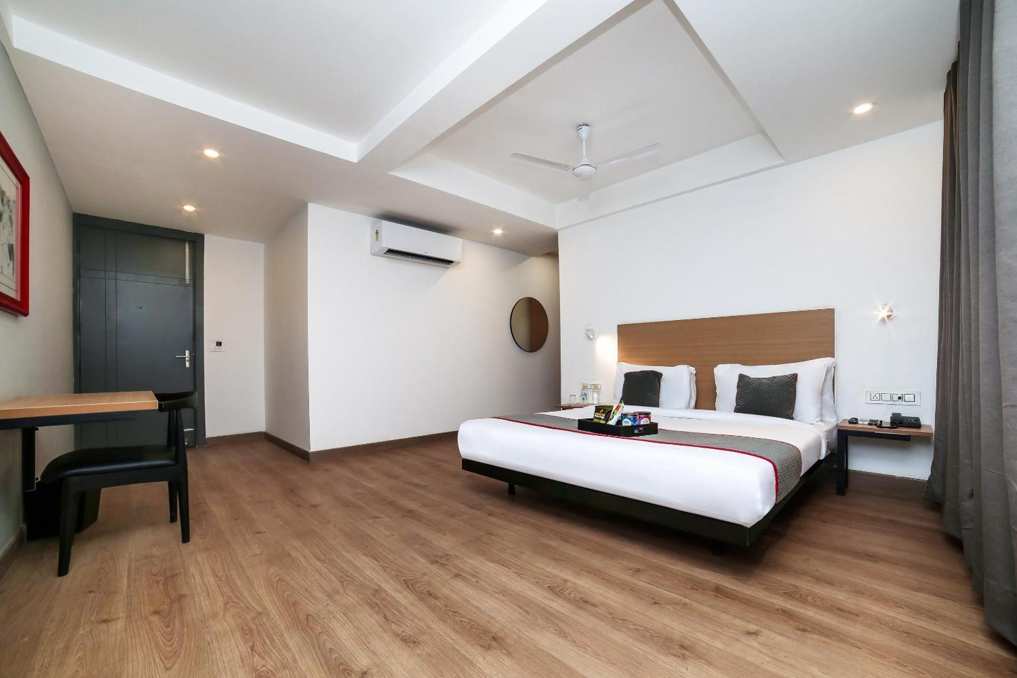 Townhouse Sohna Road 2 Hotell Gurgaon Exteriör bild