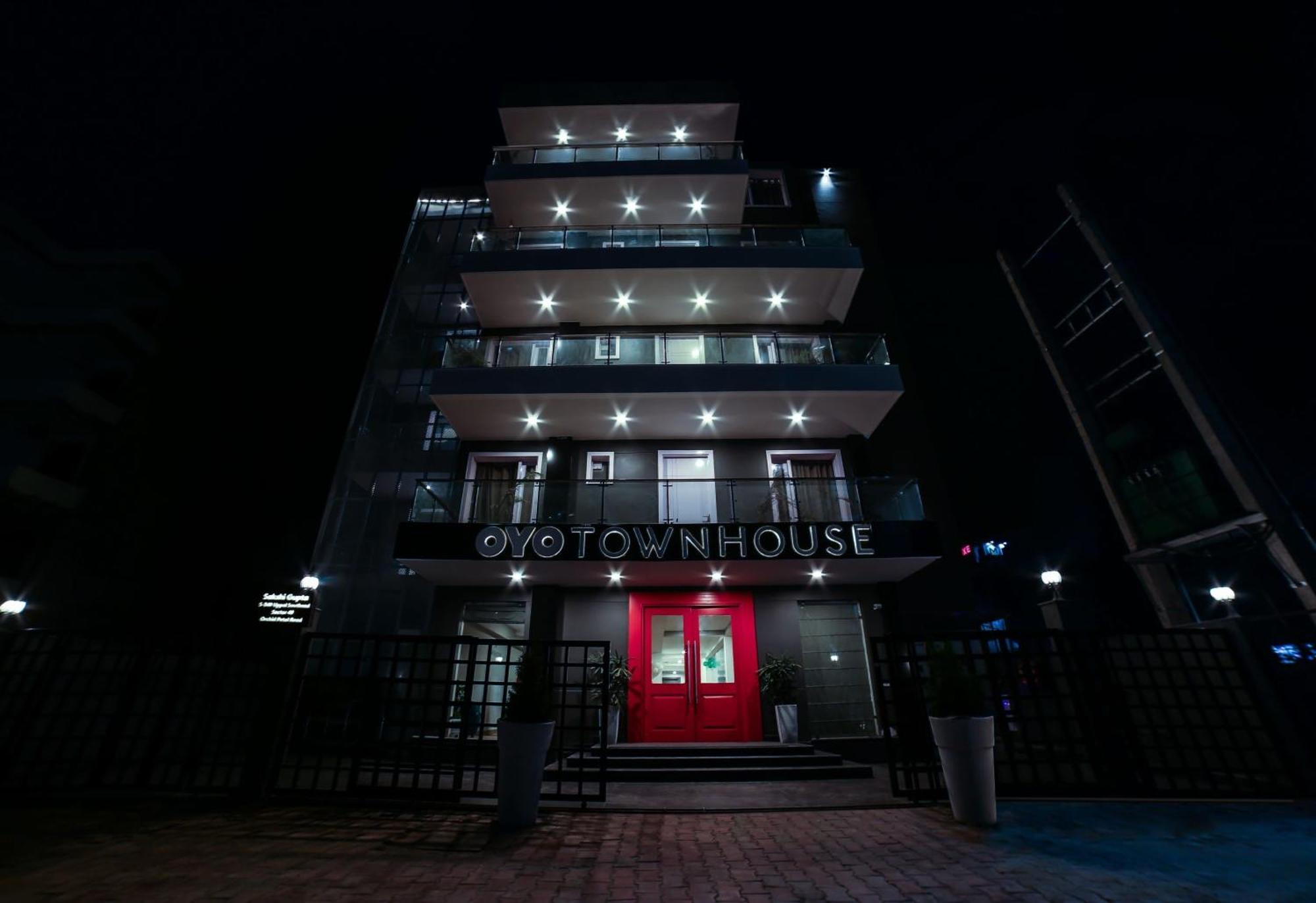 Townhouse Sohna Road 2 Hotell Gurgaon Exteriör bild